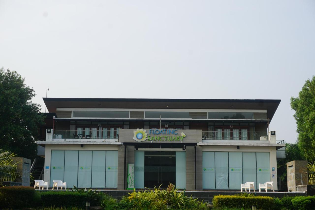 Floating Sanctuary Resort Powered By Cocotel Bulacan 외부 사진