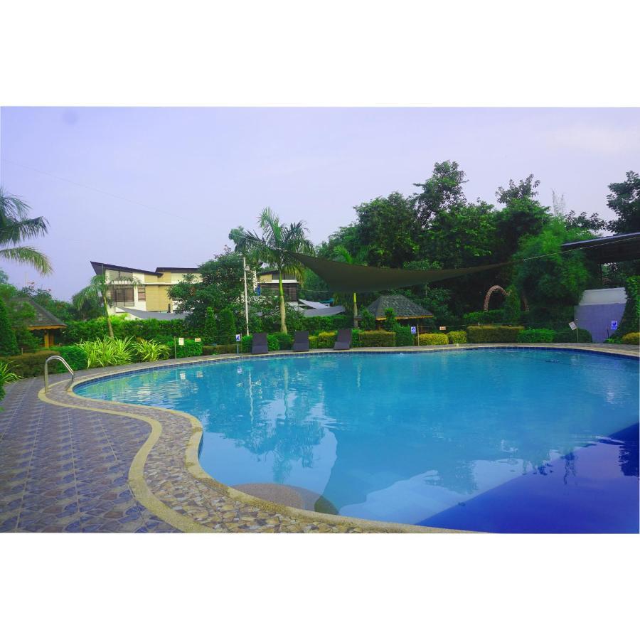 Floating Sanctuary Resort Powered By Cocotel Bulacan 외부 사진